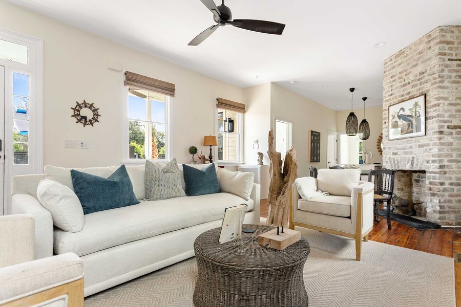 First floor spacious living room with seating for your entire group. 