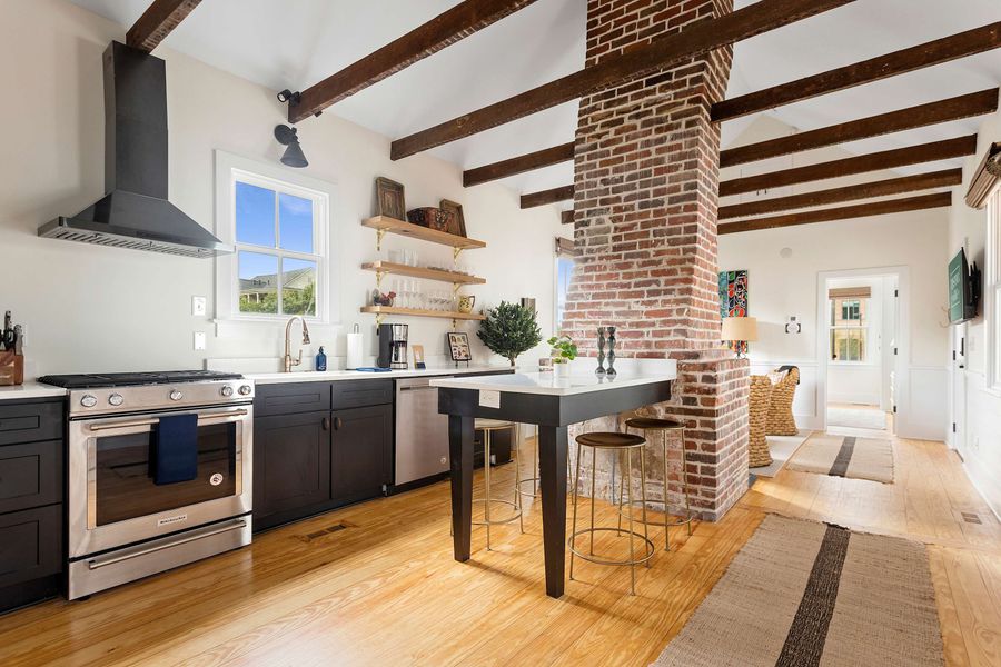 Fully equipped kitchen with everything you need to cook a meal plus dining for 4!