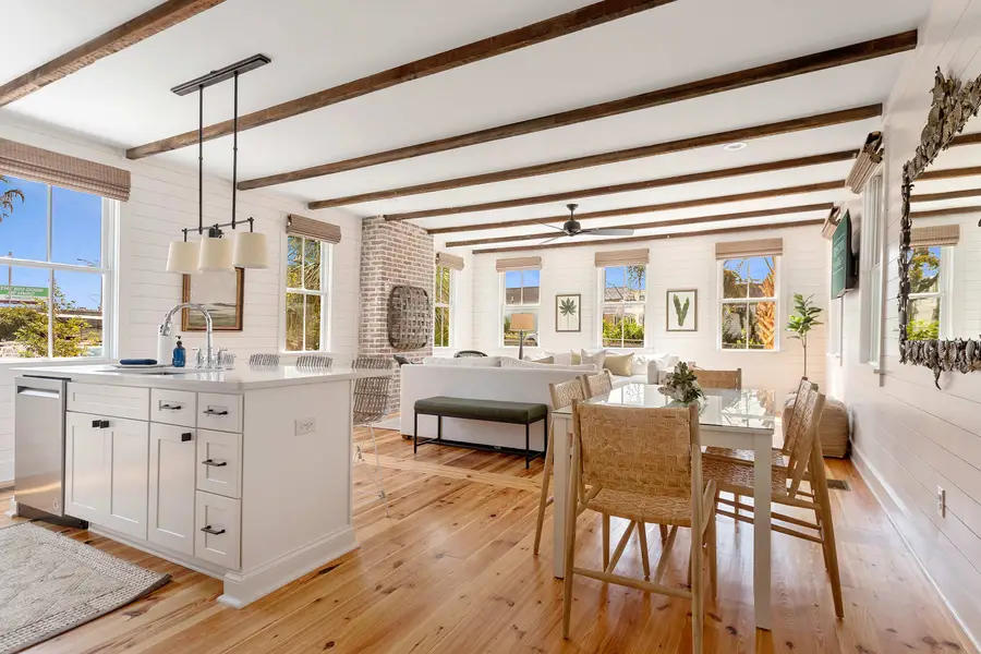 Dining seating for 6 guests plus additional seating for 4 on the island!