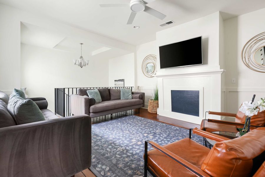 Spacious living room with plenty of seating for your group! 