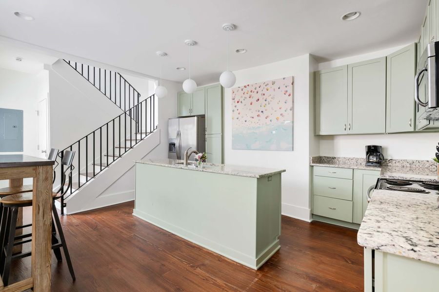 Stocked kitchen with all you need! 