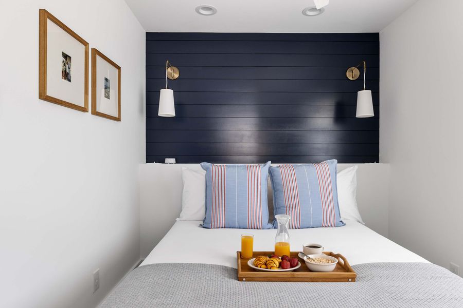 Bedroom #1: Queen Bed