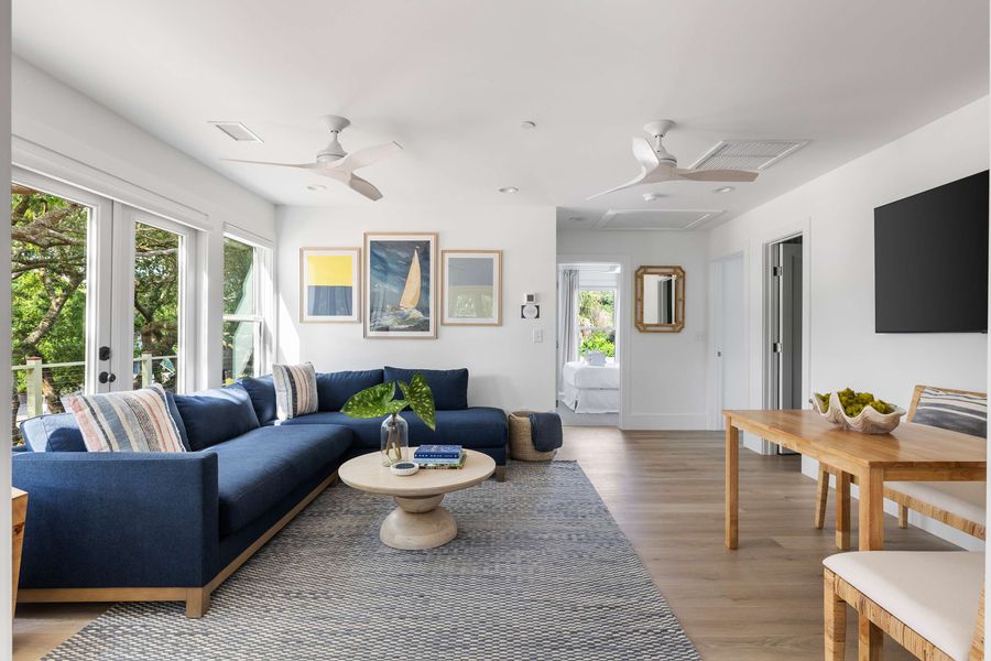 Spacious living room with seating for your entire group + TV