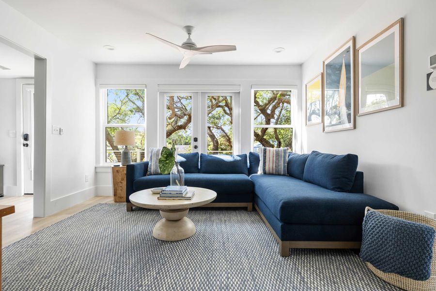 Spacious living room with seating for your entire group!