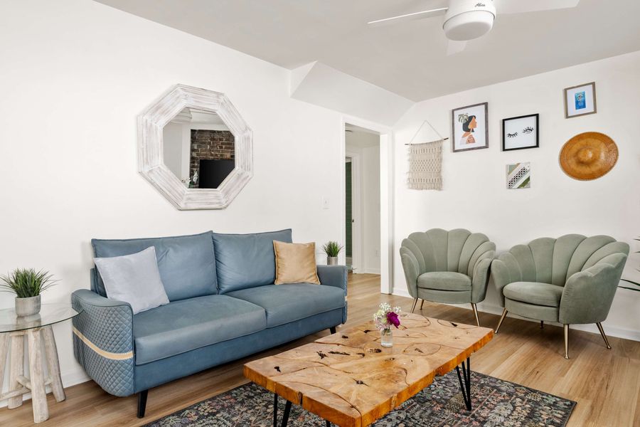 Welcome to your downtown Charleston rental! 
"Comfortable + Chic Retreat - 1 Block from King St!"