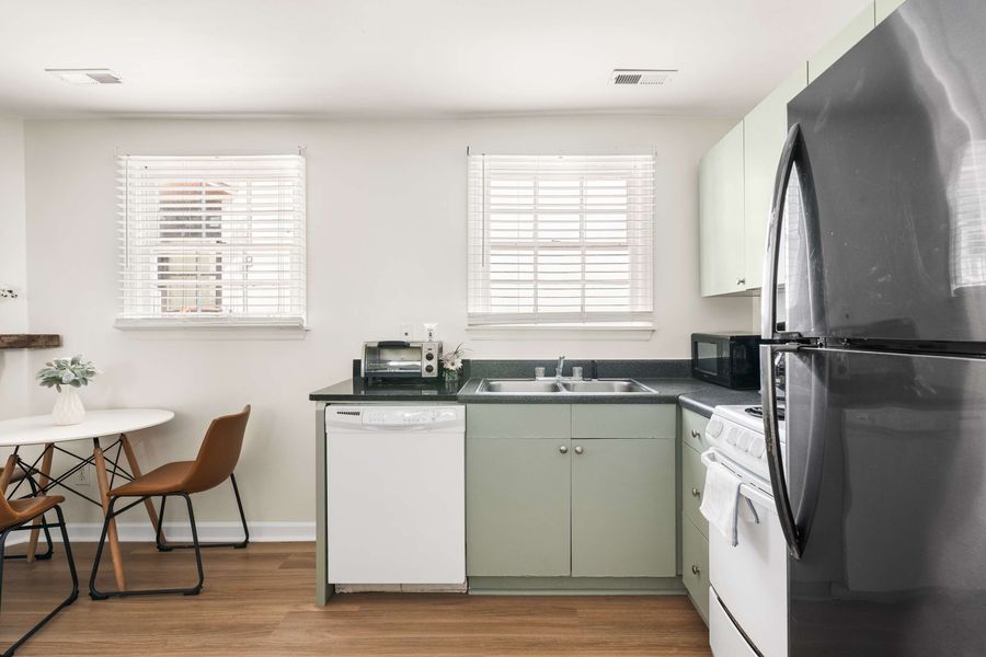 Fully equipped kitchen with everything you need to cook a meal!