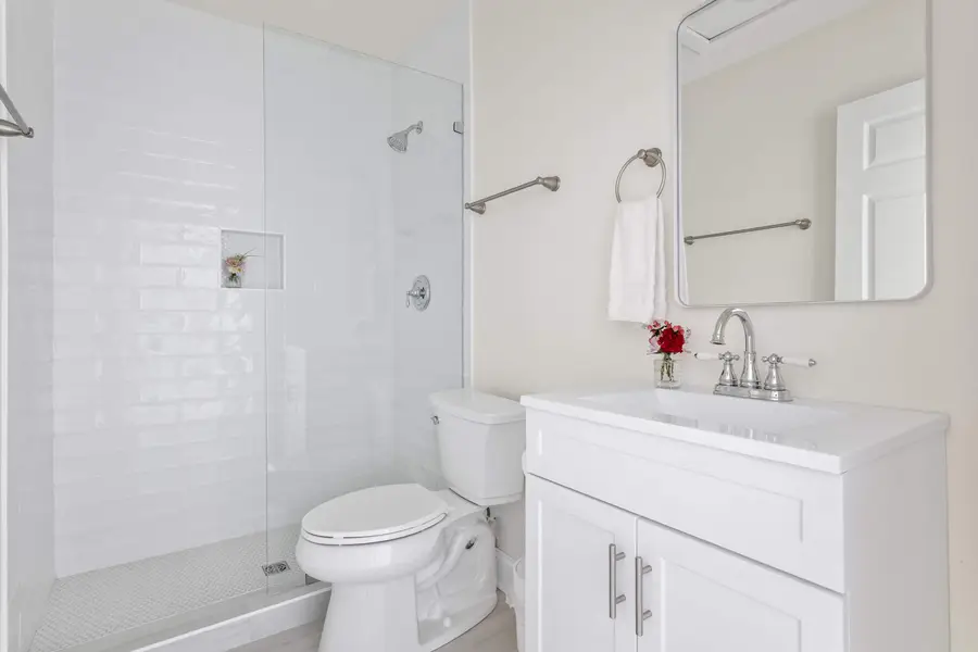 Bathroom #1: Walk-in Shower