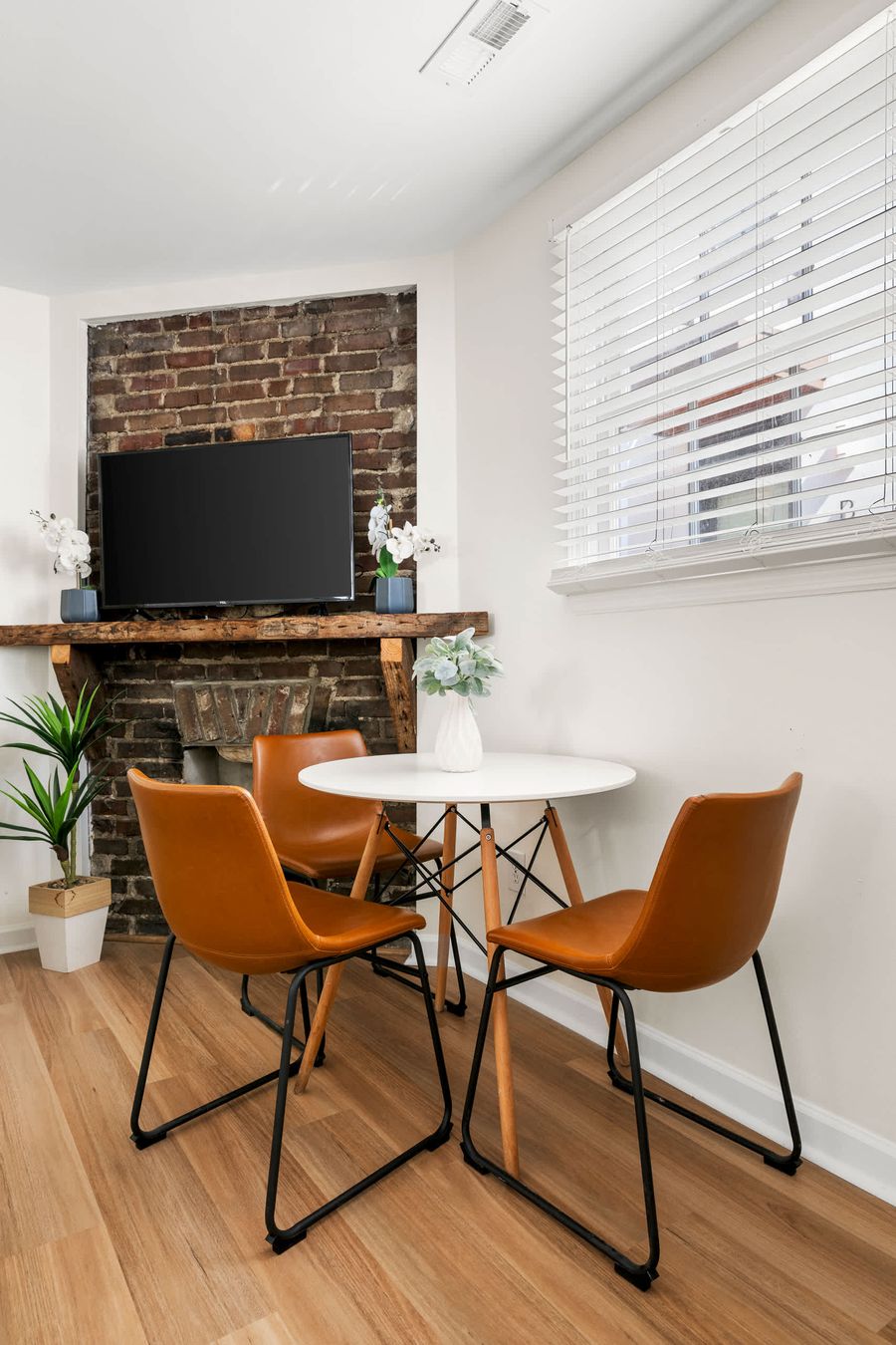 First floor: Dining and seating for three!