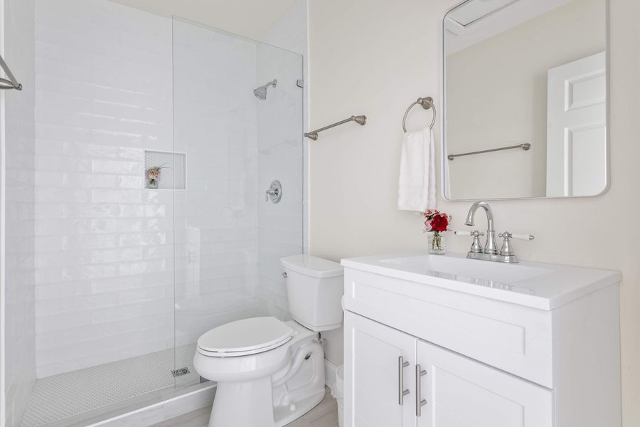 Second floor: Bathroom #3: Walk-in Shower