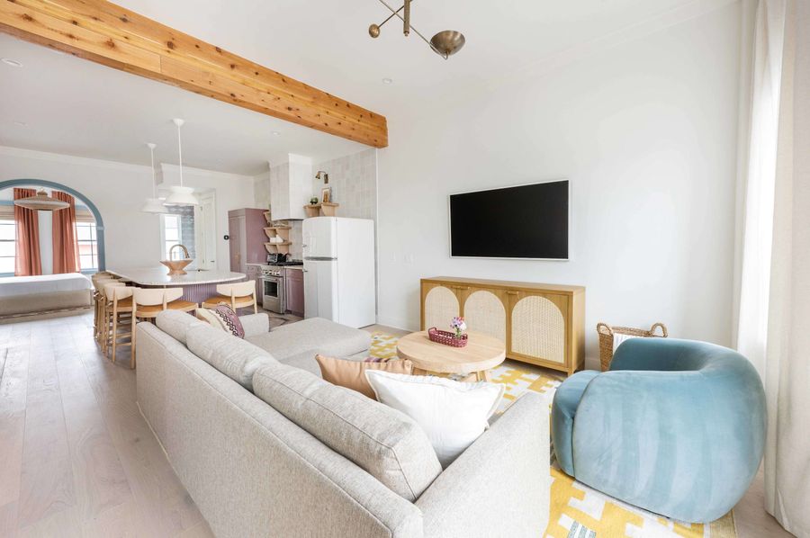 Spacious living room with seating for your entire group!