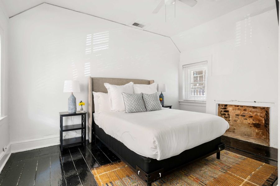 Bedroom #4: Queen Bed + TV
