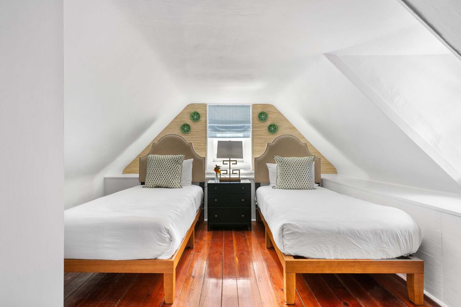 Bedroom #6: Two Twin Beds + TV