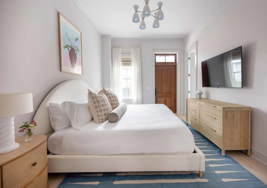 Bedroom 3: King Bed + TV