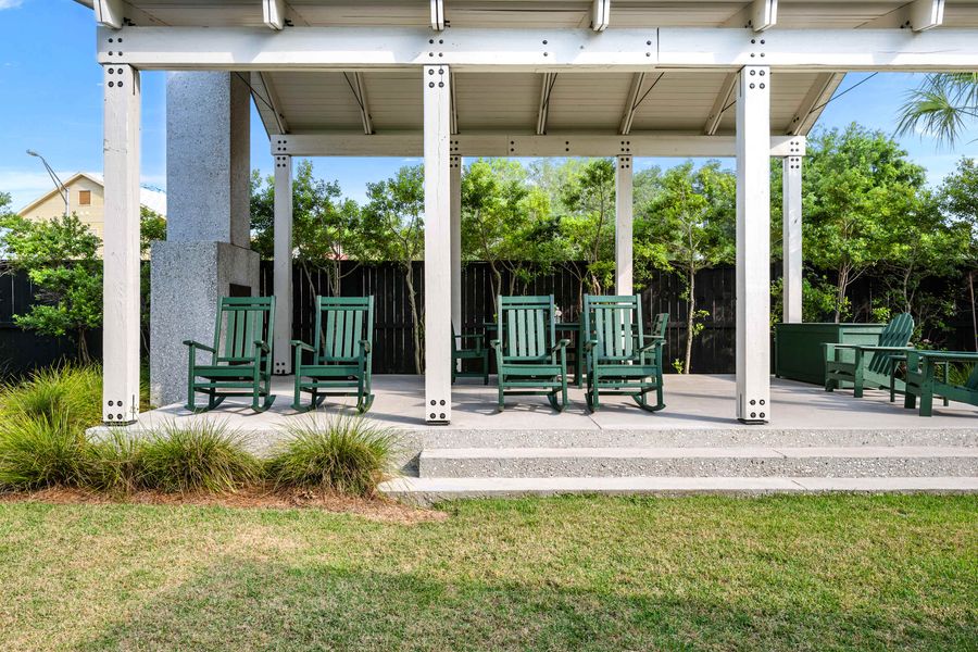 Shared Outdoor Space! Feel free to to use the shared gazebo!