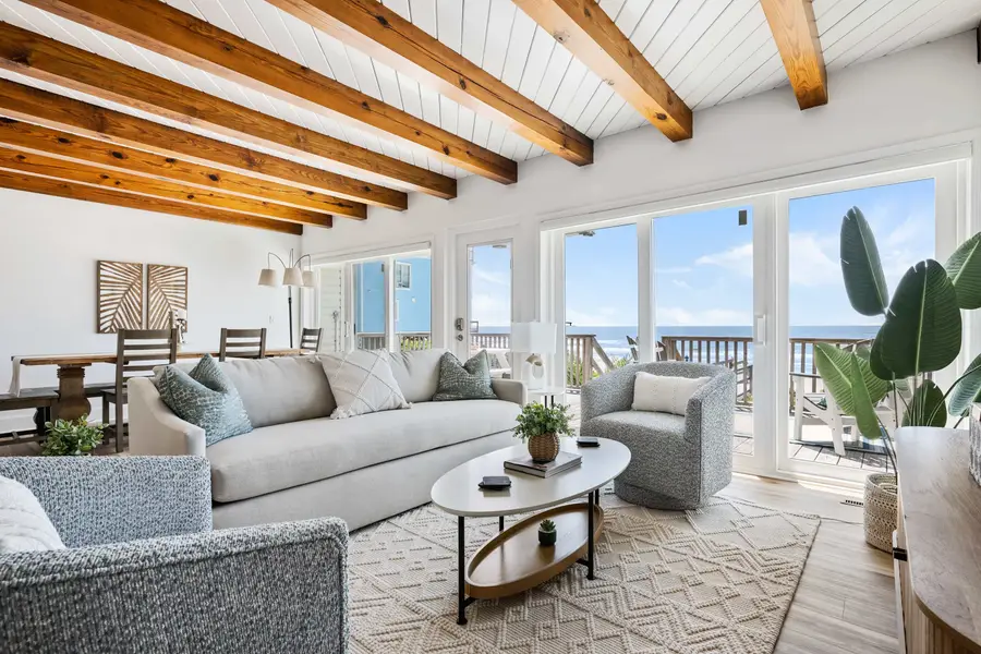Spacious living room with plenty of seating for your group! 