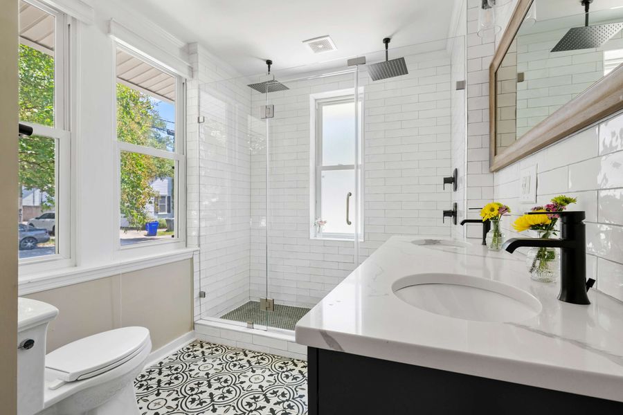 Bathroom 1: Walk-in Shower w/ double shower heads 