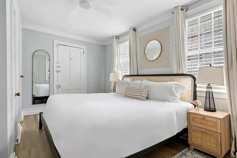 Bedroom 3: King Bed 