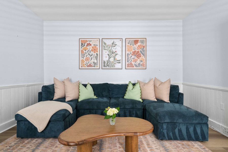 Spacious living room