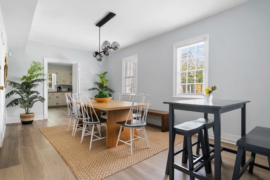 Dining room with seating for the entire group