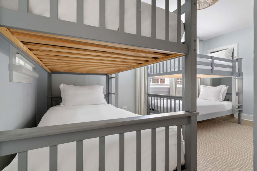 Bedroom 3: Twin Bed (x5) 