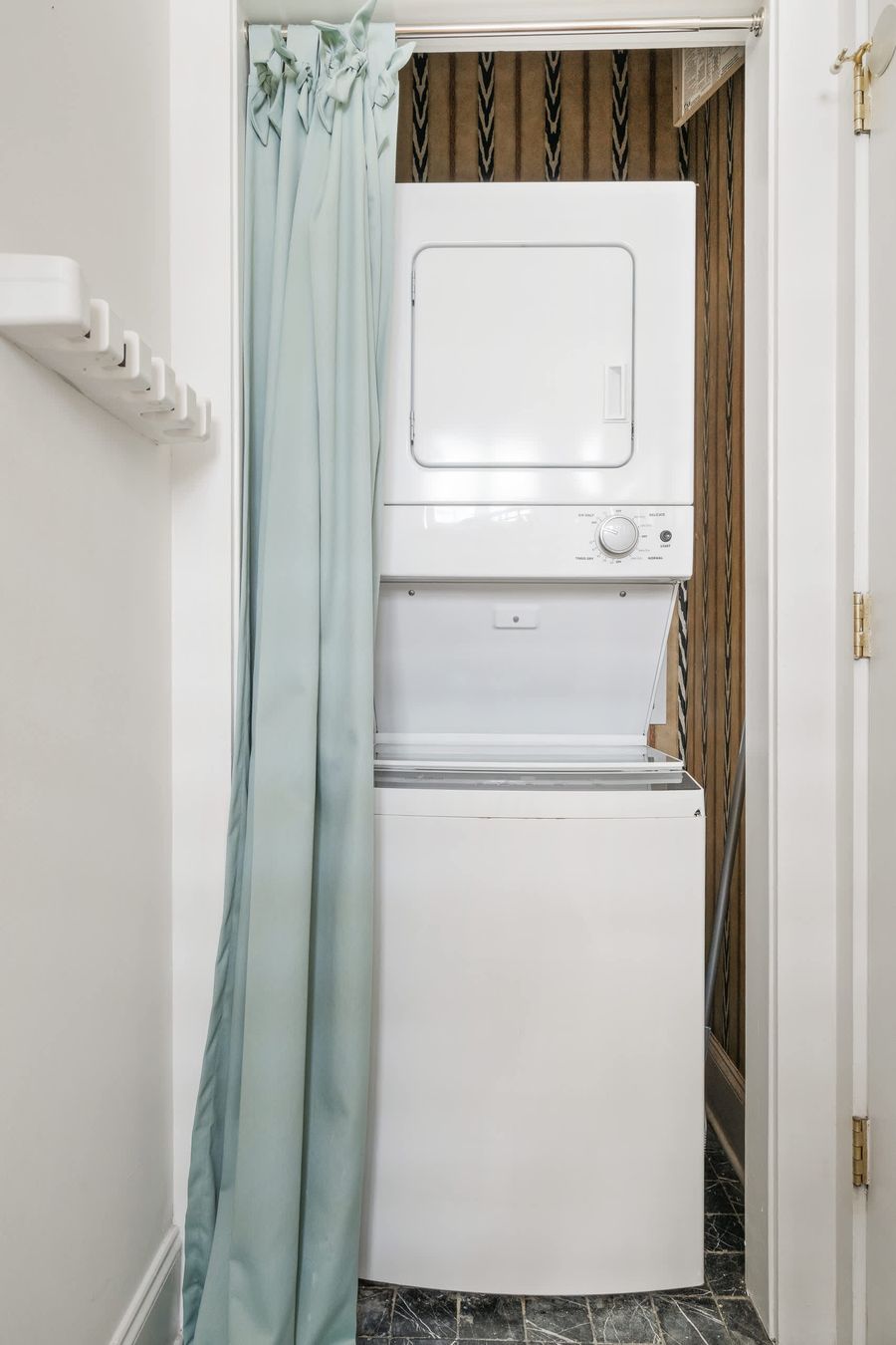 Washer + Dryer 
