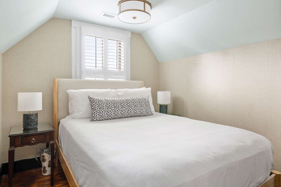 Bedroom #5: Full Bed
