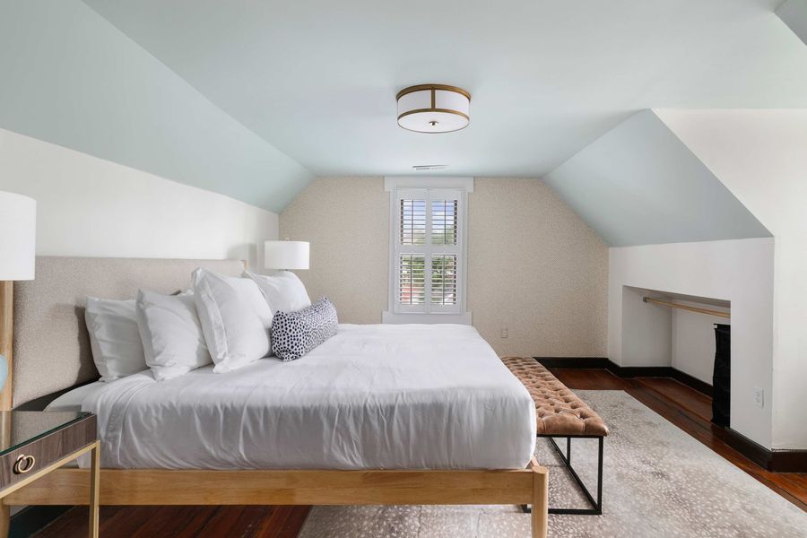 Bedroom #8: King Bed