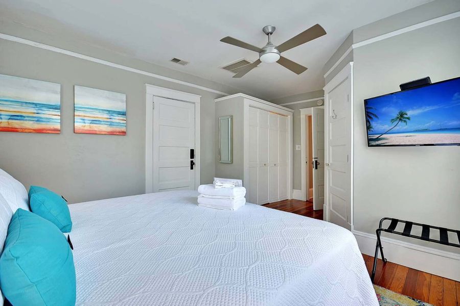 Bedroom 3: King Bed + TV