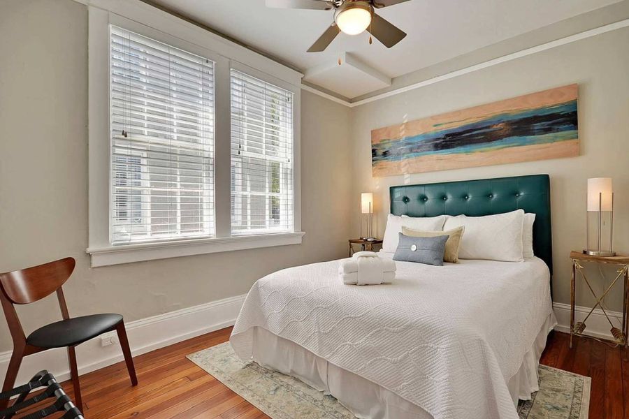 Bedroom 4: Queen Bed + TV 