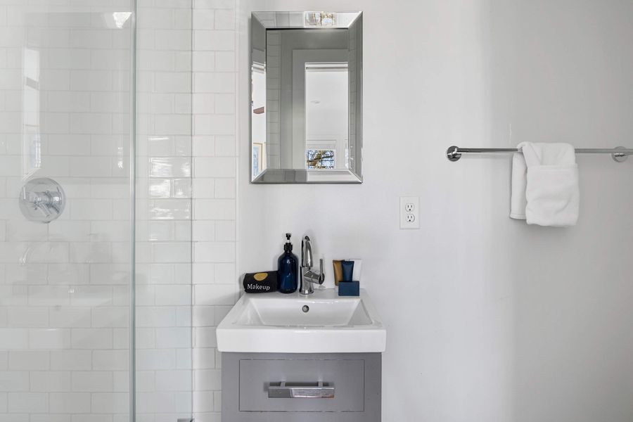 Bathroom 3: Walk-in Shower