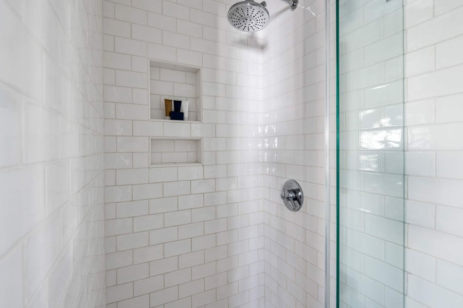 Bathroom 3: Walk-in Shower