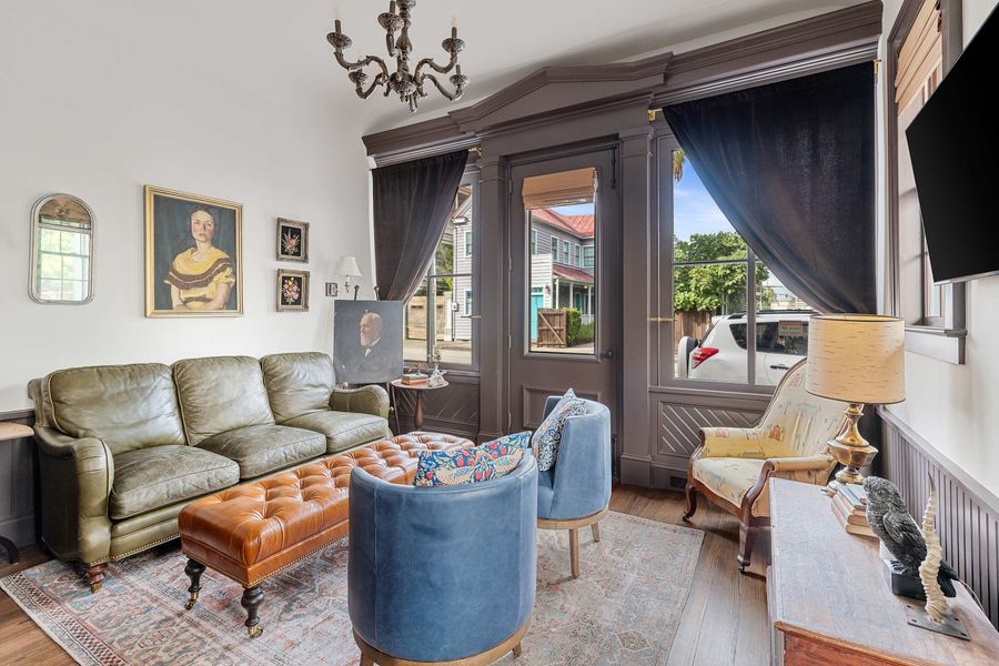 Spacious living room with seating for your entire group + TV!