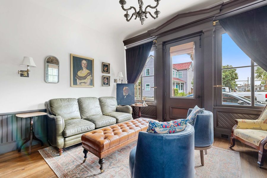 Spacious living room with seating for your entire group + TV!