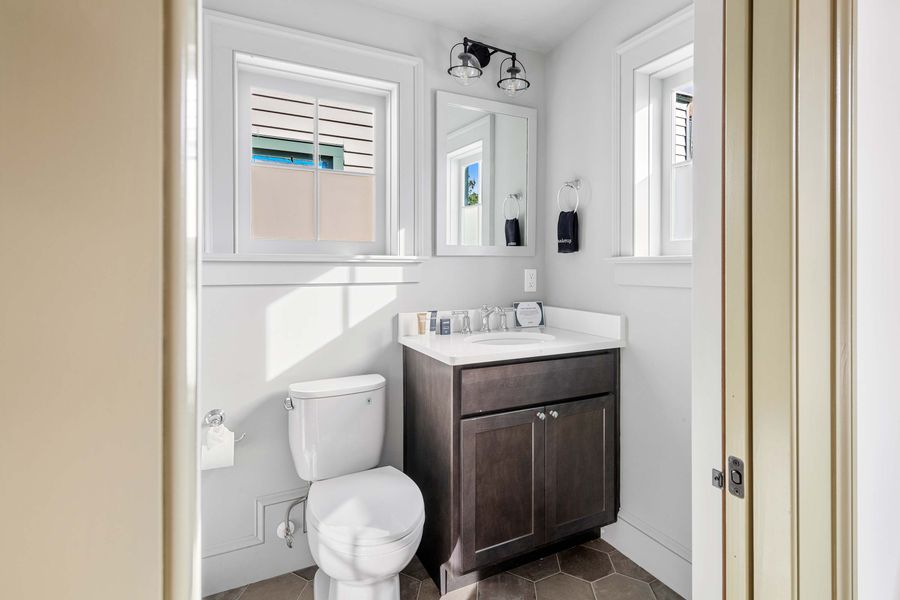 Bathroom 2: Full bathroom 
