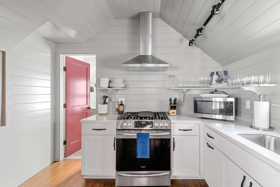 Fully equipped kitchen