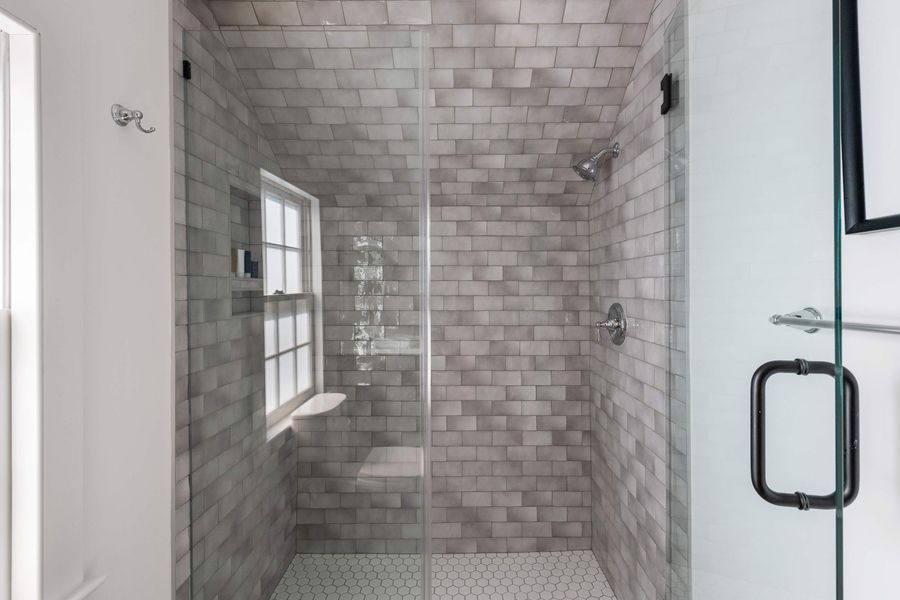 Bathroom 3: Walk-in Shower