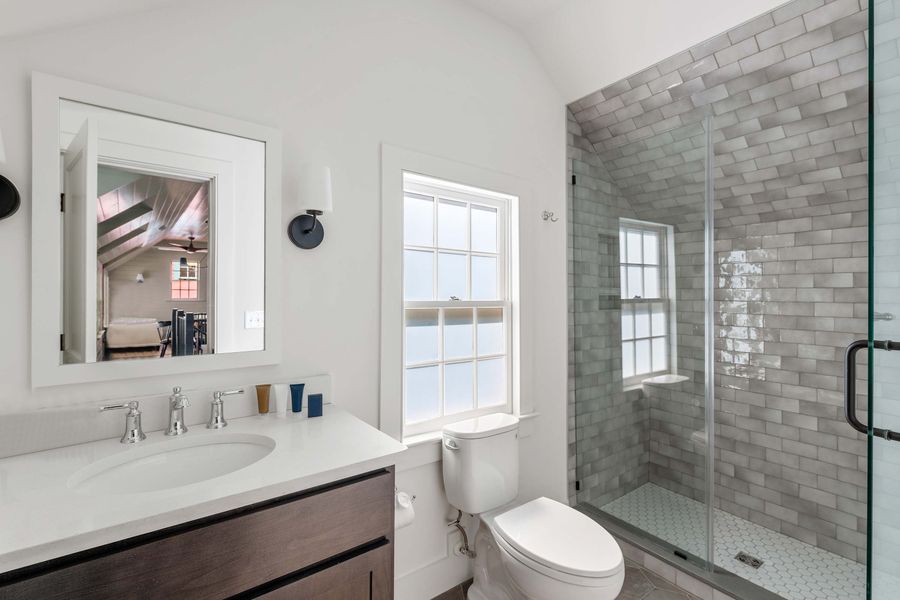 Bathroom 3: Walk-in Shower