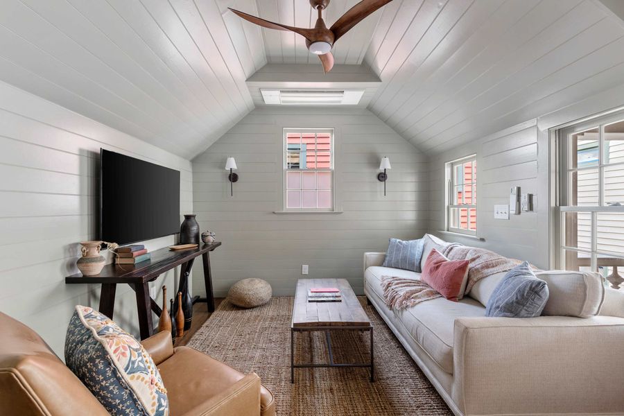 Comfy living room + TV