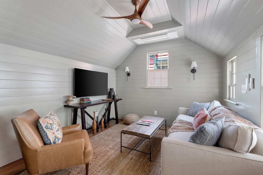 Comfy living room + TV