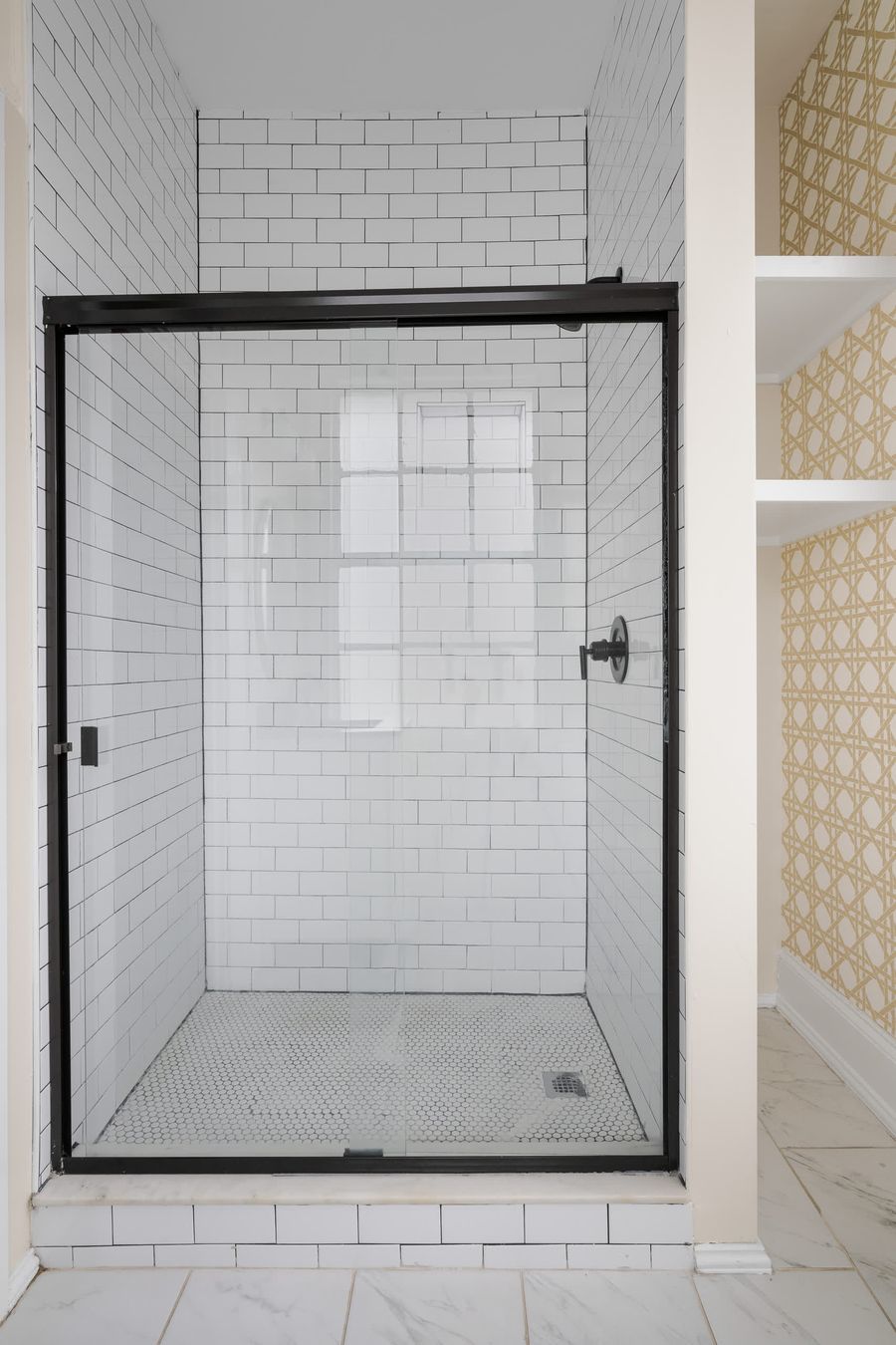 Bathroom 4: Walk-in Shower