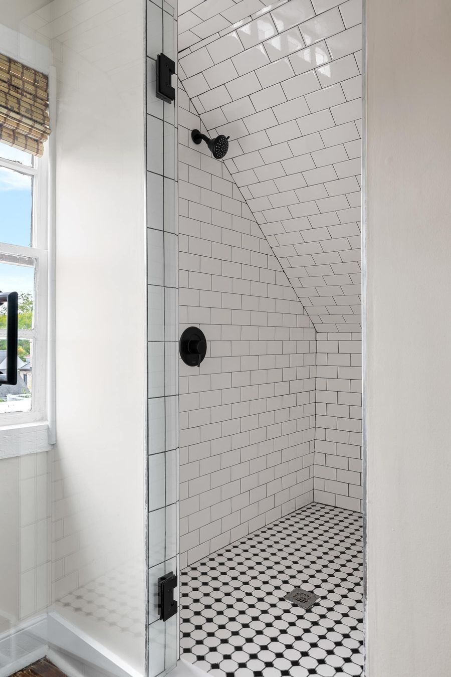 Bathroom 4: Walk-in Shower 