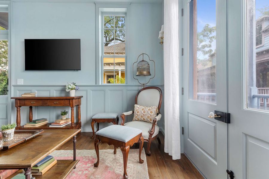 Spacious living room with seating for your group