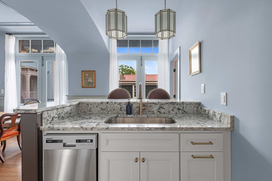 Fully equipped kitchen