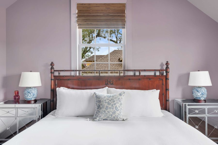 Bedroom 3: Queen Bed + TV