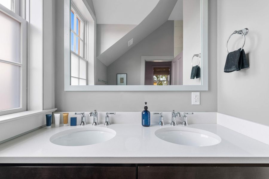 Bathroom 3: Walk-in Shower
