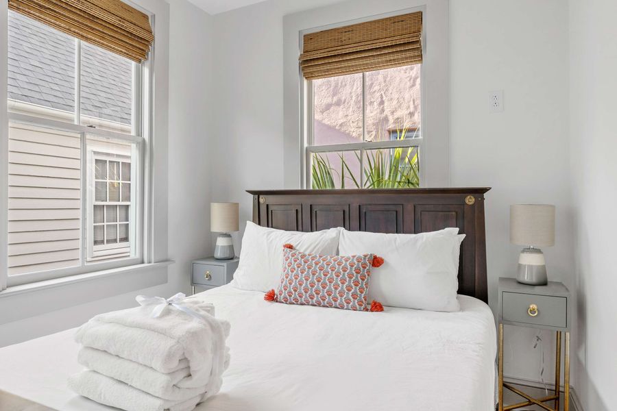 Bedroom 3: Queen Bed