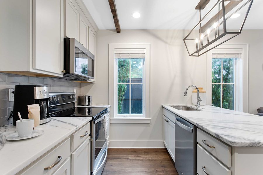 Kitchen Island with bar seating