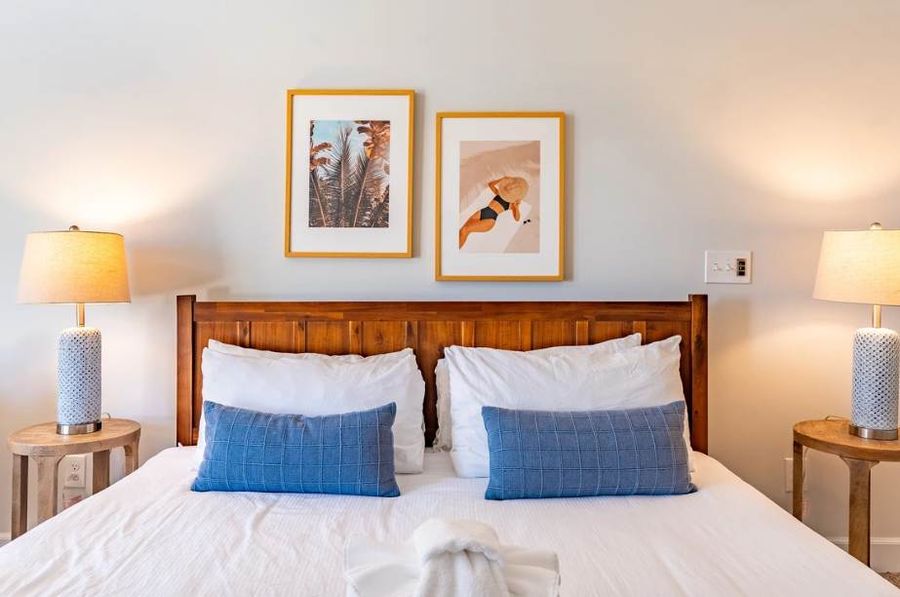 Bedroom 2: King Bed