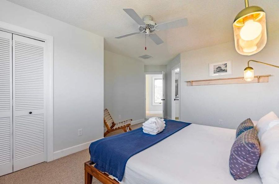 Bedroom 3: King Bed