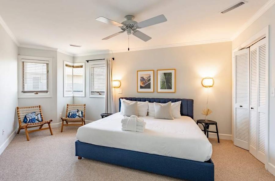 Bedroom 5: King Bed